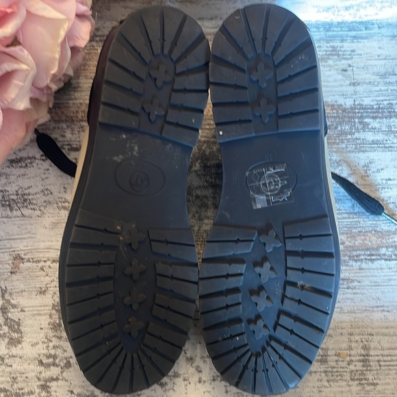 Vintage Chanel Sneakers - Picture 9 of 15